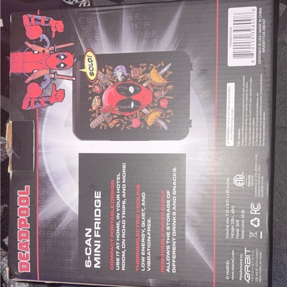 Marvel Deadpool Mini Fridge - Black and Red - Picture 3 of 3